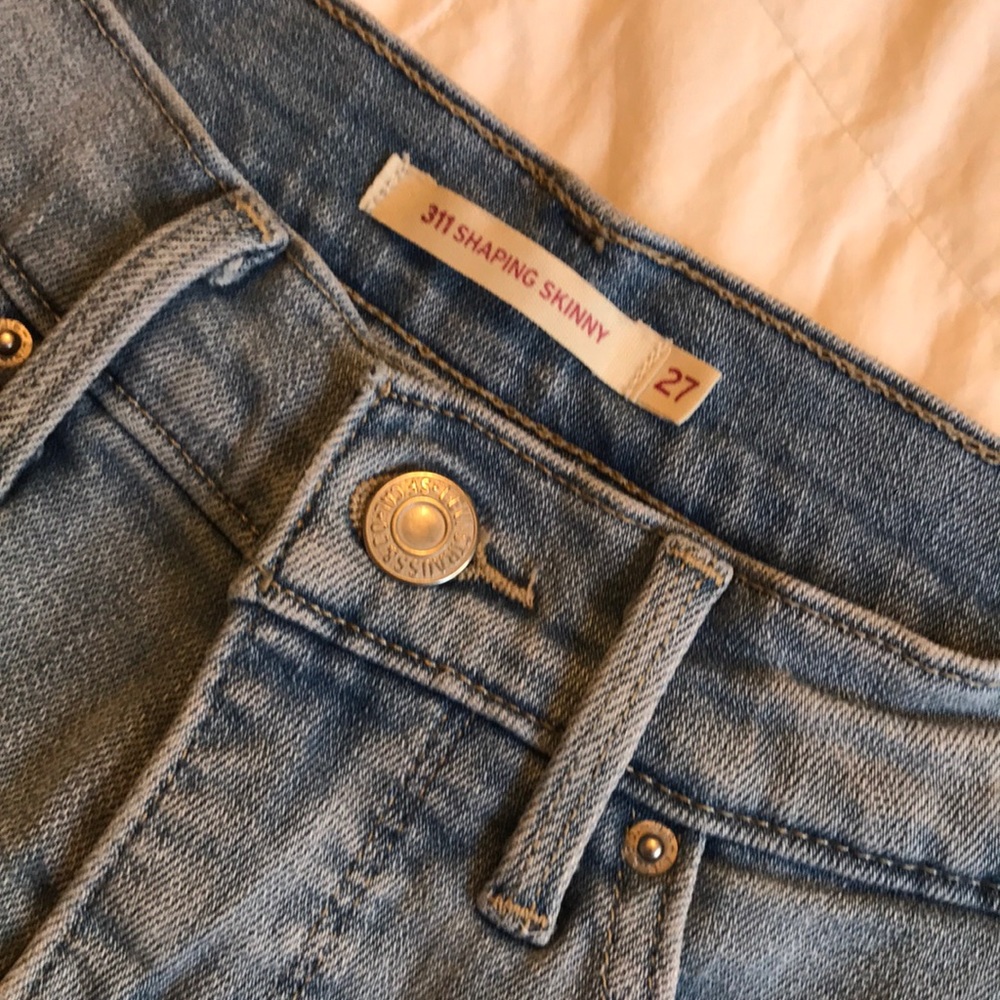 Levi’s 311 Shaping Skinny